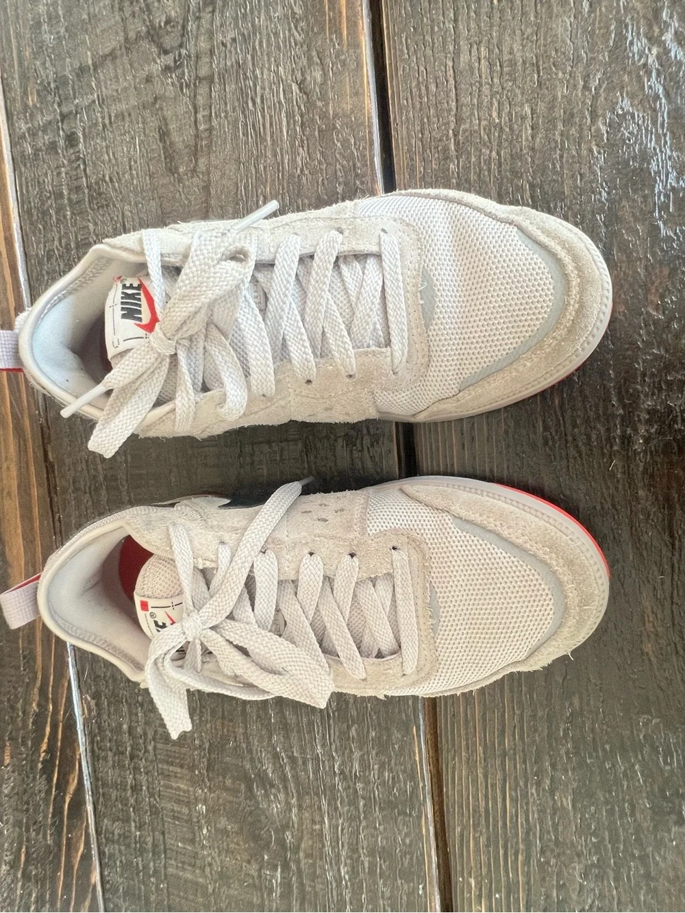 Clty Big Kids Light Gray and Black Sneakers